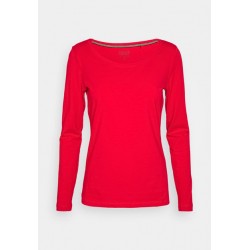 Camiseta roja invierno